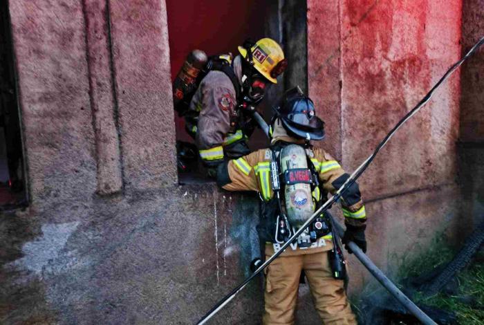Arde bodega en la colonia Los Ejidos, al poniente de Morelia