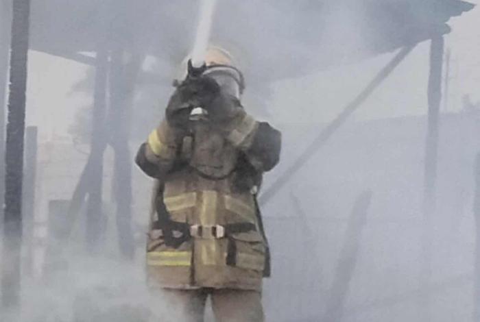 Arde casa de madera en Ciudad Jardín, Morelia