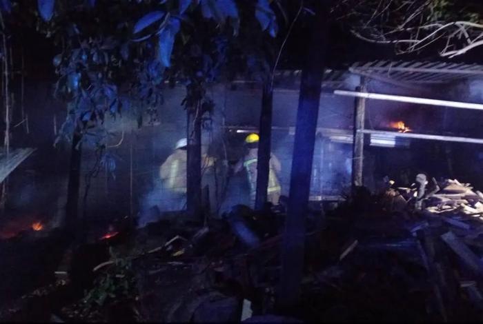 Arde domicilio abandonado en Apatzingán; solo dejó daños materiales