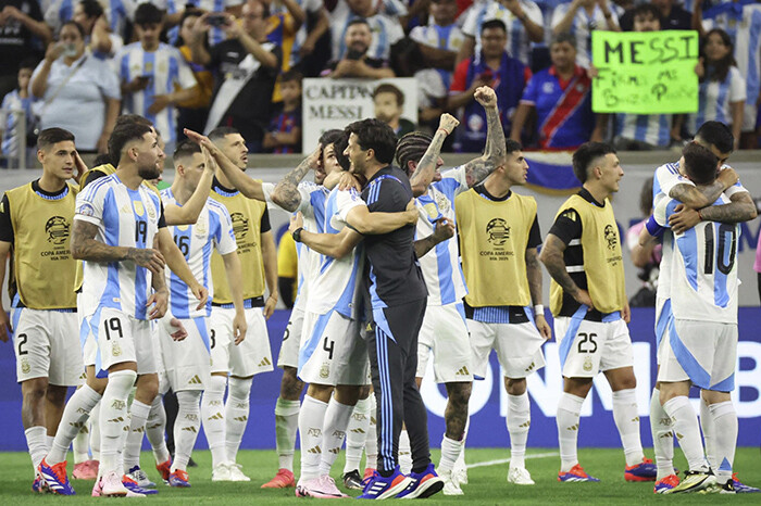 Argentina sufre pero pasa a semifinales en los penaltis ante un buen Ecuador