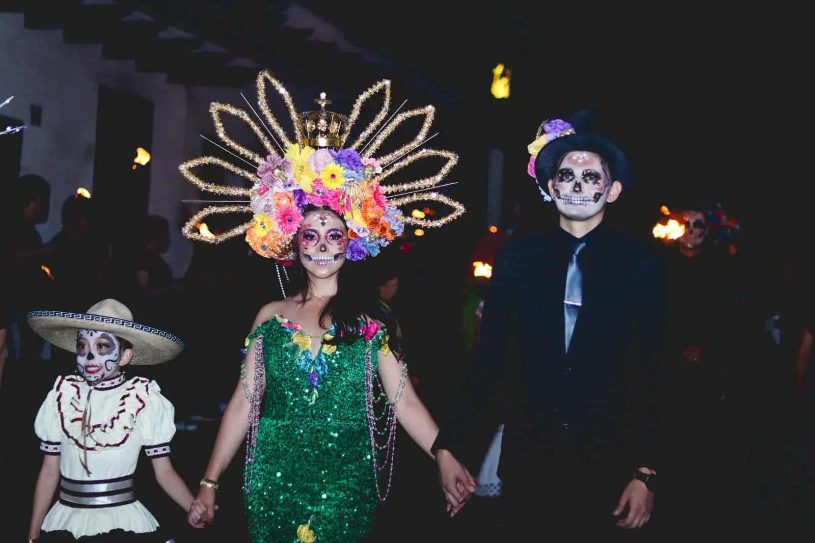 ARIENSES DISFRUTAN DEL TRADICIONAL DESFILE DE LA UÁRUKUA Y FESTIVAL DE ÁNIMAS