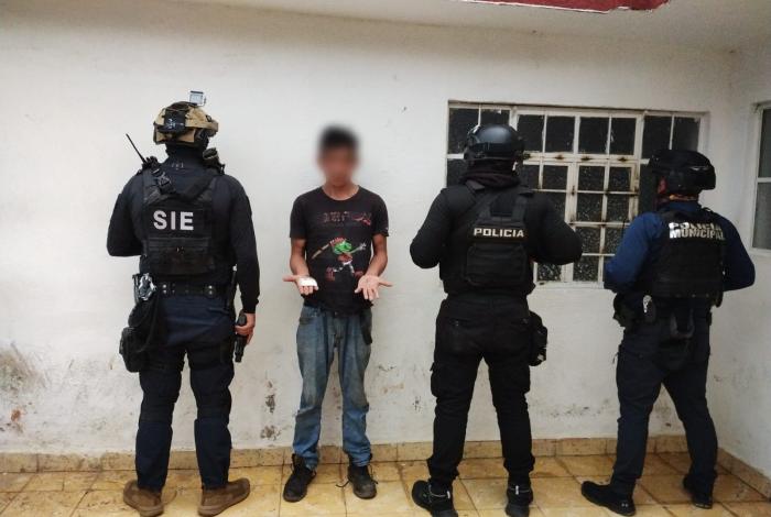 Ario de Rosales: detienen a taxista que transportaba droga cristal