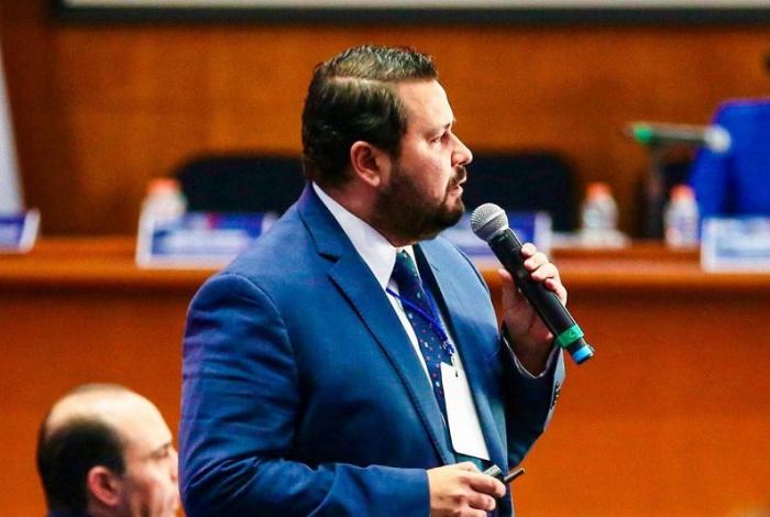 Armando Tejeda llama a defender la democracia y construir un mejor país