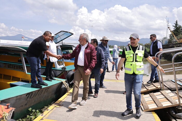 Arranca Bedolla rehabilitación del muelle general del lago de Pátzcuaro