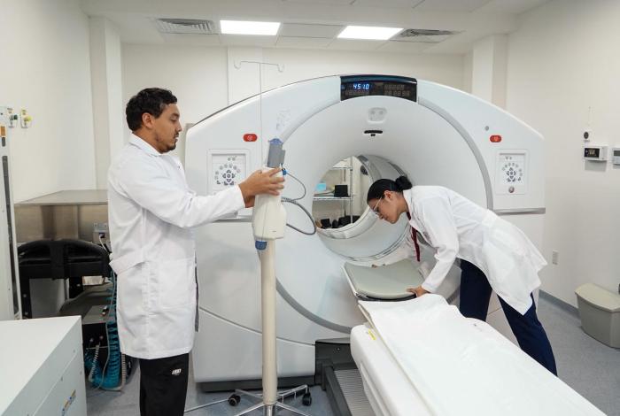 Arranca operaciones nuevo equipo contra el cáncer en Michoacán