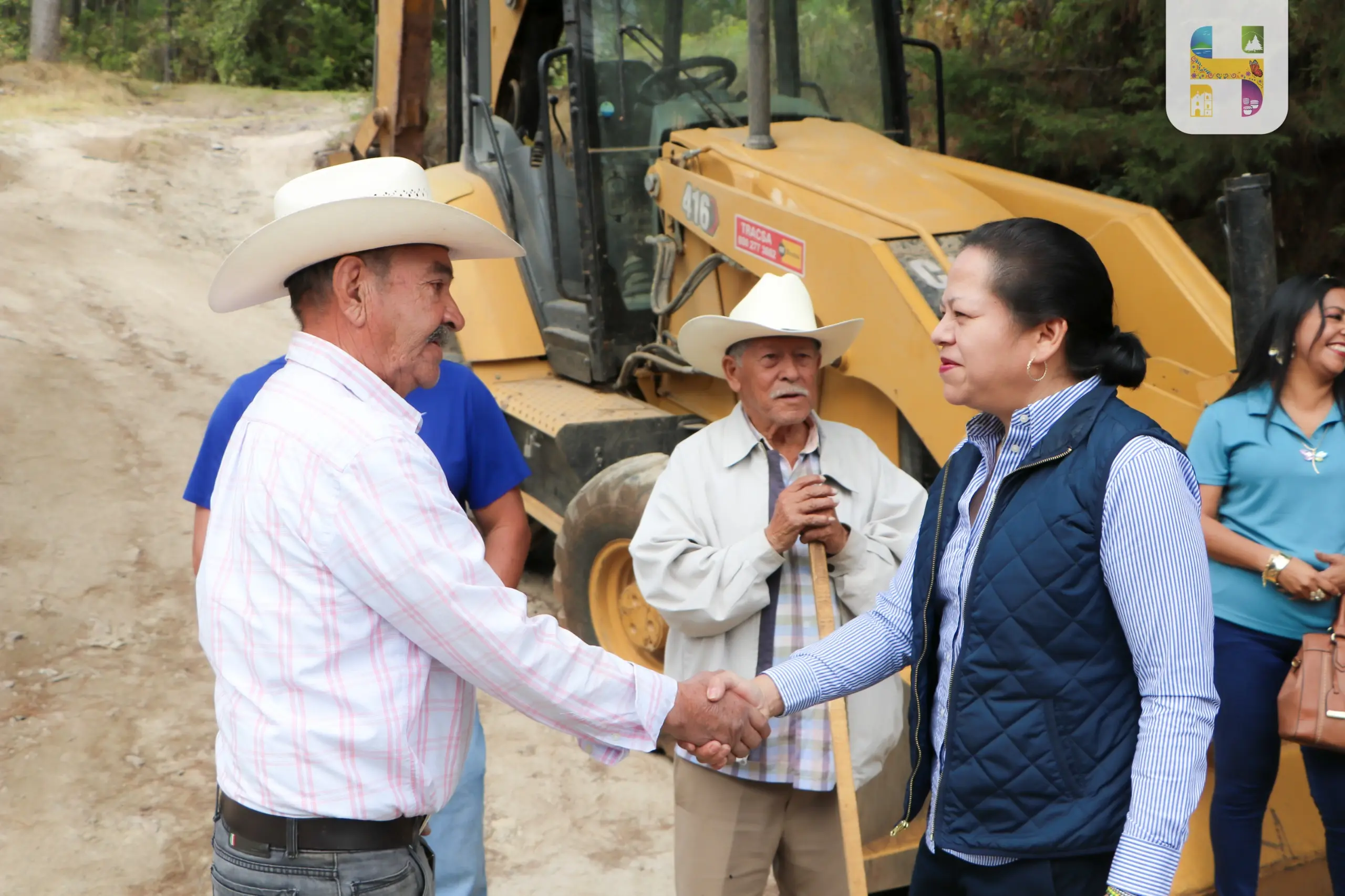 Arranca pavimentación en acceso a Puente de Tierra en Hidalgo