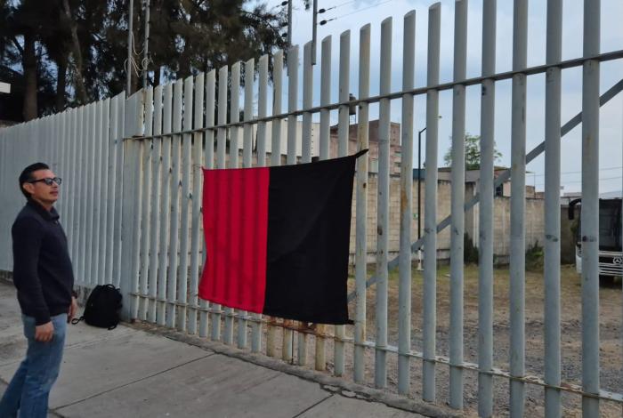 Arranca SUEUM huelga a puerta cerrada, en la UMSNH