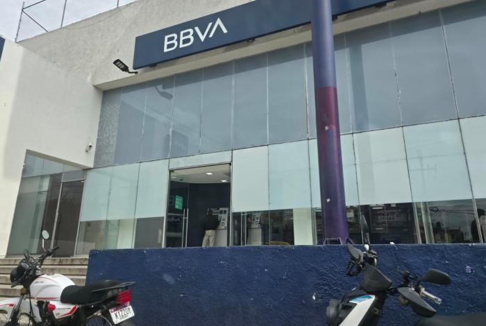As4ltan a una mujer en banco de la Morelos Sur, en Morelia