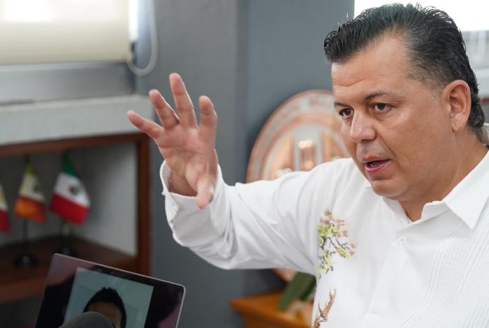 Asegura Memo Valencia saber quién mató a mezcalero