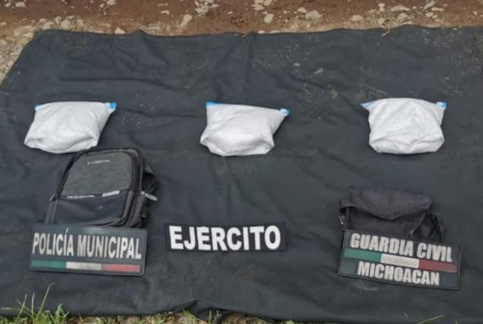 Asegurados 2 vehículos y 2 kilos de metanfetamina en Uruapan: SSP