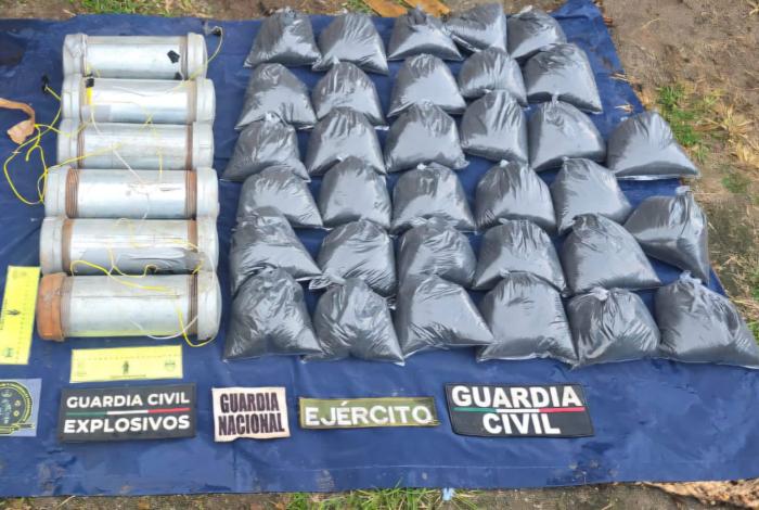 Asegurados 4 cilindros explosivos, pólvora y marihuana en Zinapécuaro: SSP