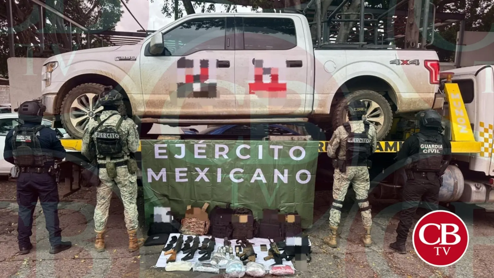 Asegurados en Zitácuaro 10 vehículos, 4 granadas, armas y drogas: SSP