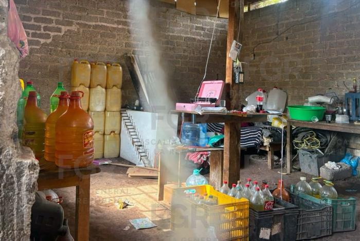 Aseguran 650 litros de posible hidrocarburo en Pajacuarán