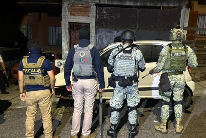 Aseguran 722 dosis de droga y detienen a tres personas tras cateos en Tarímbaro