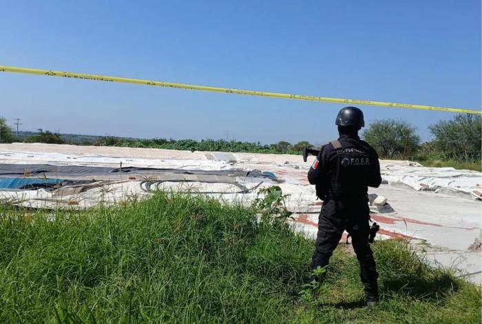 Aseguran armas y equipo táctico en rancho de Jalisco