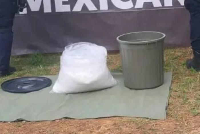 Aseguran camioneta involucrada en atentado contra base de policía en Uruapan