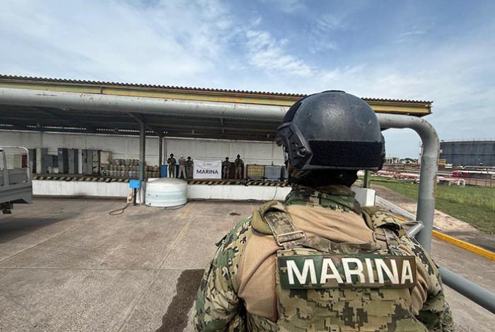 Aseguran cerca de 7 mil 900 litros de hidrocarburo durante operativo en Arteaga