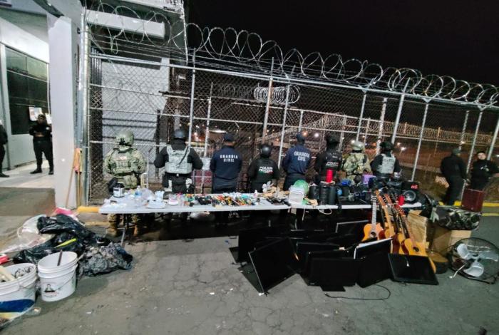 Aseguran dinero, droga y “puntas” tras cateo en penal de Uruapan