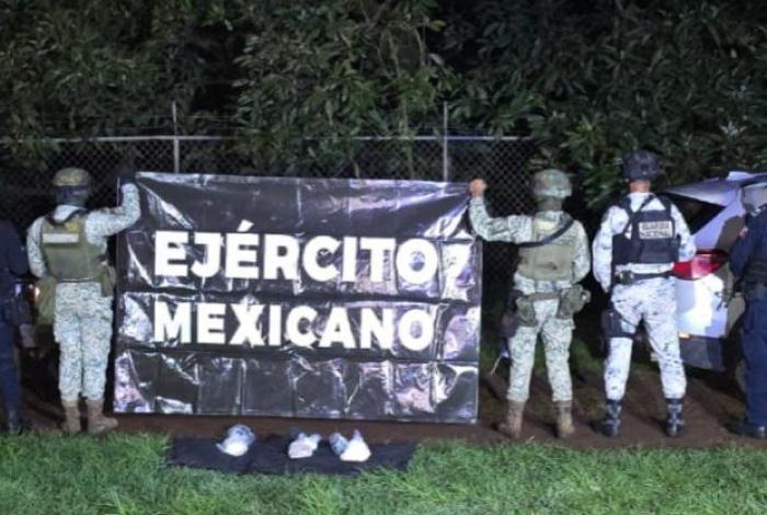 Aseguran dos narcocamionetas en Uruapan