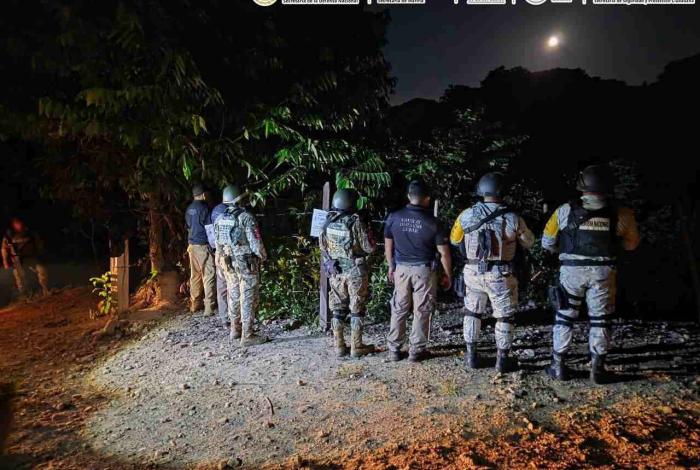 Aseguran en Chiapas y Guerrero 2.5 toneladas de metanfetamina, un laboratorio clandestino y una bodega de almacenamiento