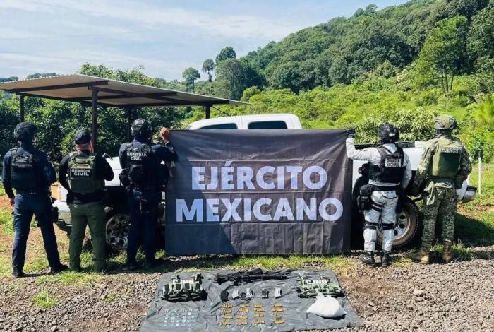 Aseguran narc0camp4mento en Matanguarán