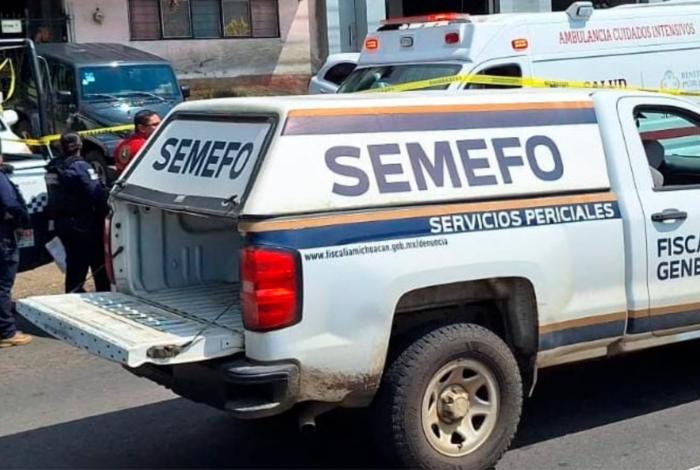 Ases1nan a dos mujeres que estaban en un auto en la carretera Uruapan-Pátzcuaro