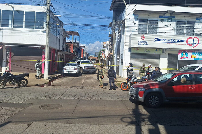 Asesinan a balazos a taxista en la colonia El Colorín, de Uruapan