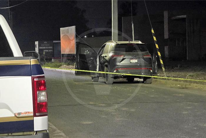 Asesinan a balazos a un joven a bordo de su camioneta, en Zamora