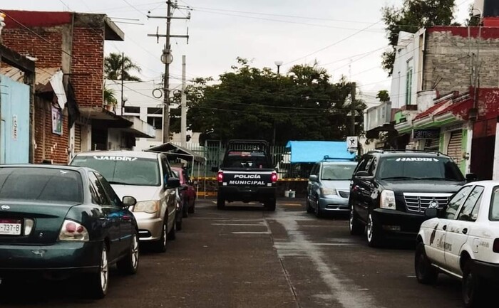 Asesinan a mujer por fuera del Hospital General de Uruapan