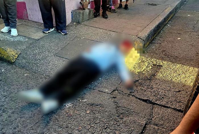 Asesinan a tiros a un joven a una cuadra de la Pérgola Municipal de Uruapan