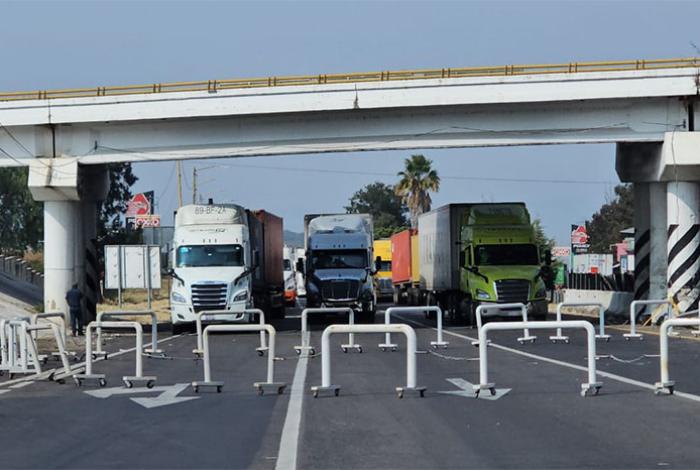 Así van los bloqueos en carreteras de Michoacán hasta el momento