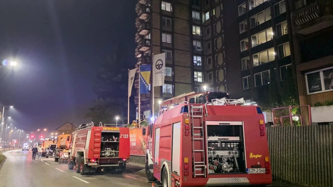 Asilo de adultos mayores se incendia en Bosnia; hay 10 muertos