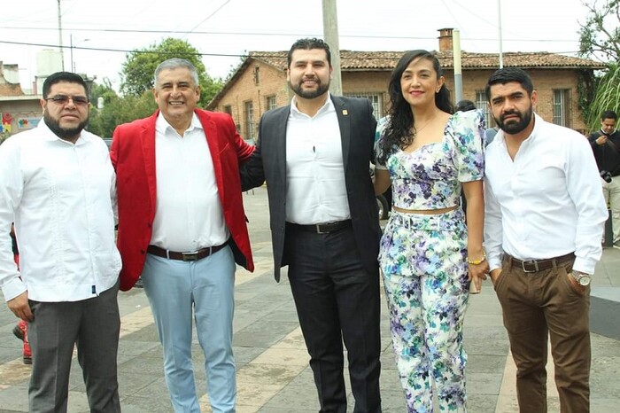 Asiste Octavio Ocampo a la Sesión Solemne del Congreso del Estado en Zitácuaro