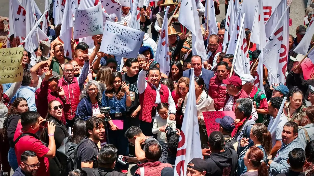 Aspirantes con políticos y funcionarios; Torres Piña con el pueblo: así fueron los registros de la 4T
