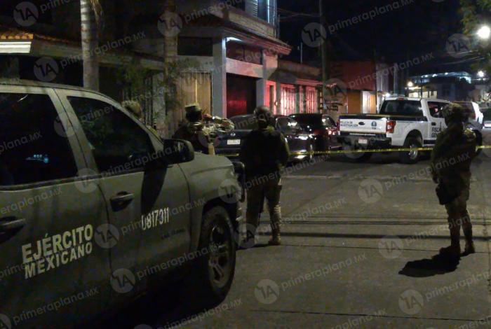 At4que arm4do deja un mu3rt0 y dos herid0s, en Uruapan