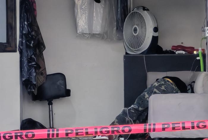 At4que armad0 en barbería de la colonia Ignacio López Rayón deja un muert0 y dos her1d0s