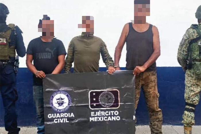 Atacan a fuerzas del orden en Apatzingán; detienen a 3 agresores con armas, droga y cartuchos