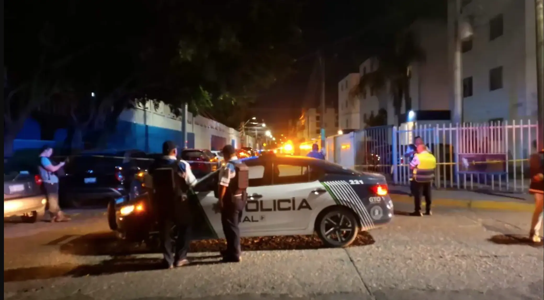 Ataque armado en zona residencial de León deja un muerto y una mujer herida