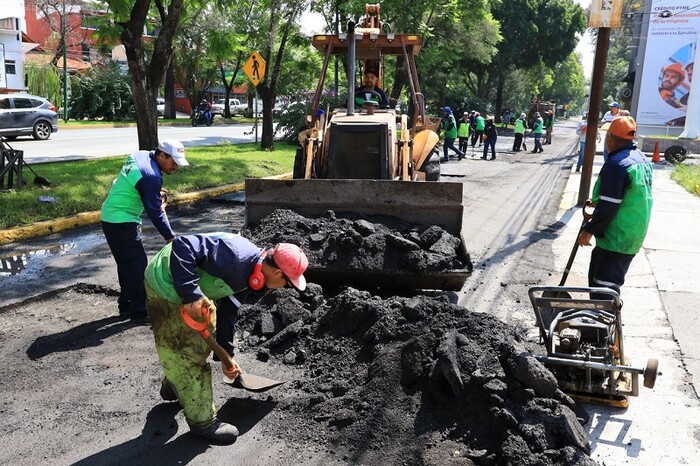 Atiende Gobierno de Morelia reporte ciudadano de bacheo en Avenida Camelinas