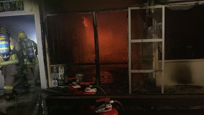 Atienden Bomberos Municipales y Policía Morelia incendio en «Tu Plaza Capuchinas»