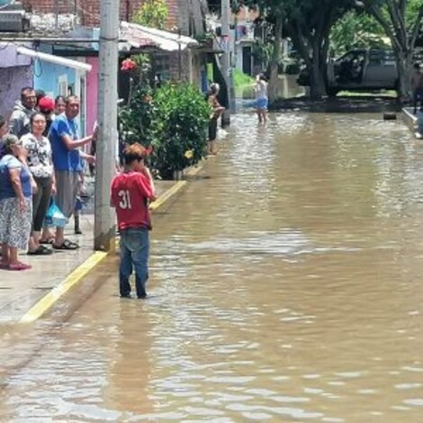 Atienden emergencia por inundación en Zamora