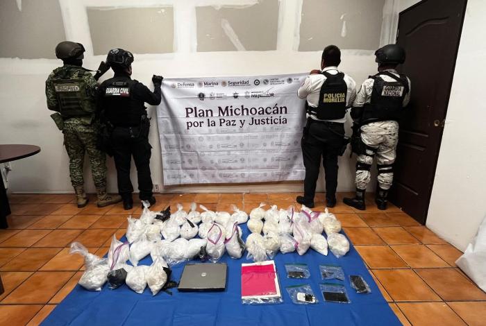 Atienden incendio en departamentos y encuentran 43 kilos de metanfetamina