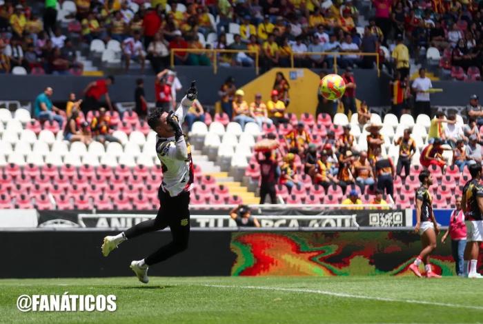 ¡Atlético Morelia cerca de quedarse sin guardameta!