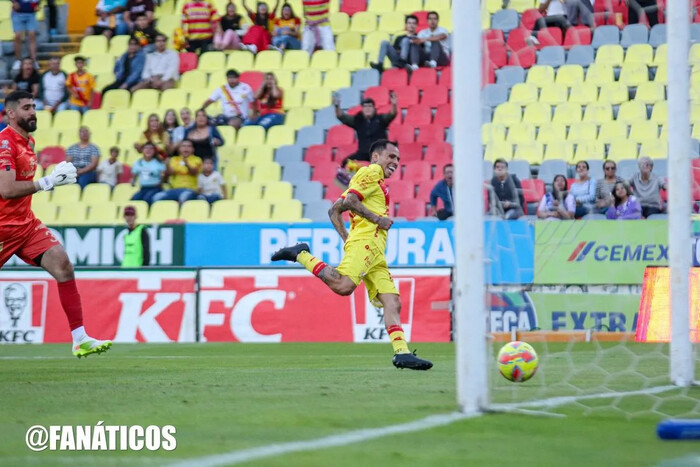 Atlético Morelia logra vital triunfo frente al Atlético La Paz, con el que pelea por calificar