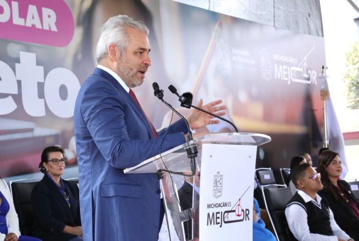 Atrás quedaron chantajes educativos, afirma gobernador en cierre de ciclo escolar