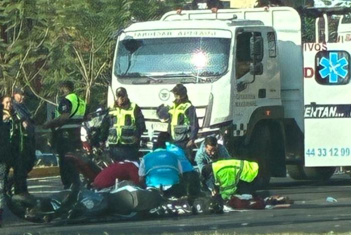 Atrop3llan y mat4n a motociclista en Uruapan