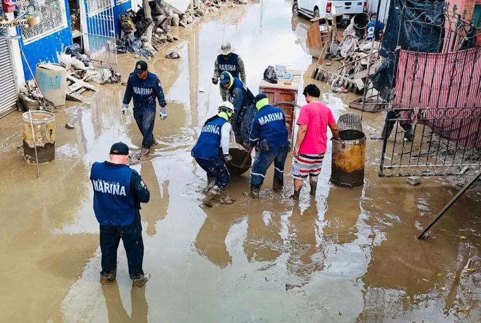 Aumenta a 70 la cifra de muertos por inundaciones en México