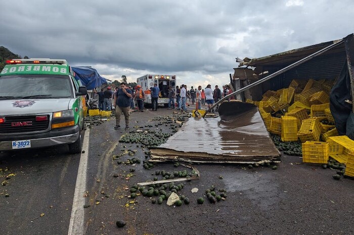 Aumentan a 3 los muertos y 7 los lesionados por carambola en la Siglo XXI