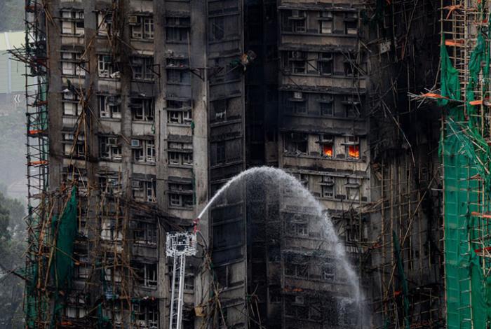 Aumentan a 75 los muertos y 279 desaparecidos en el peor incendio de Hong Kong en 30 años