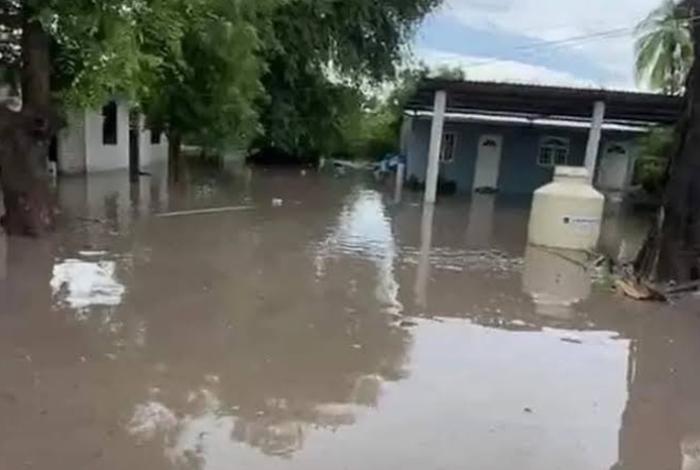 Aunque degradado, Erick mantiene en vilo a Guerrero, Oaxaca y la Costa michoacana